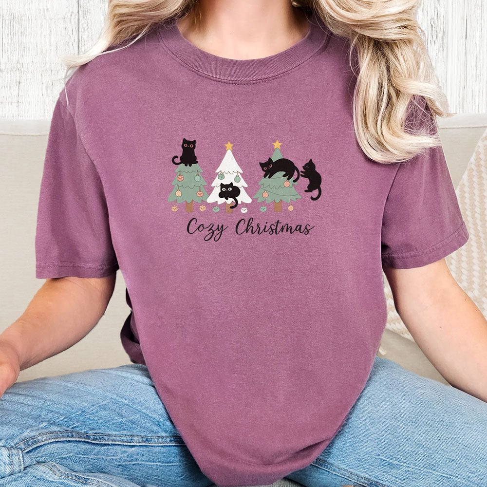 Comfort Colors Cozy Christmas Kitties Vintage Washed Tee - Berry